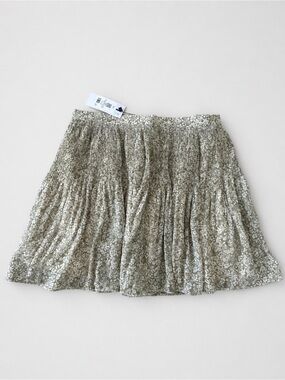 NWT DYNAMITE Pleated Floral Green Skirt